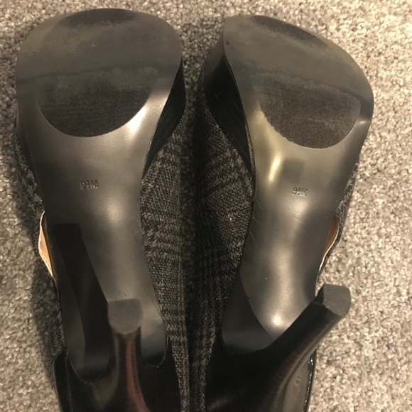 Black and gray plaid shoe - Picture 7 of 9